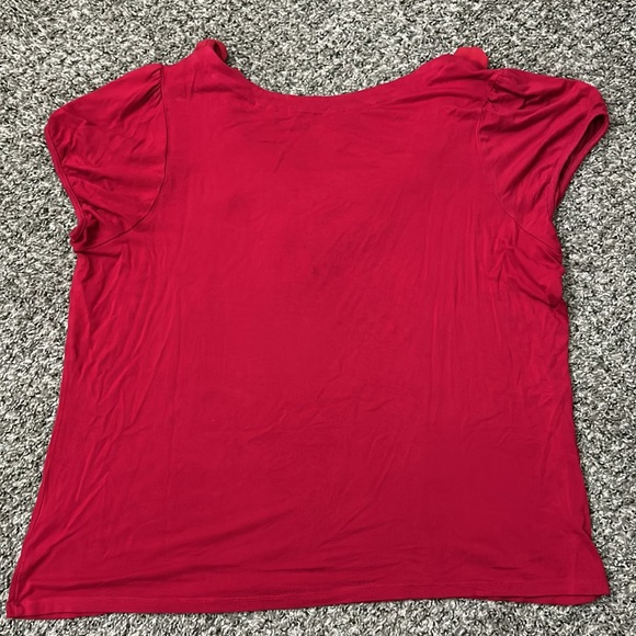 Red Flower Top - Picture 5 of 6